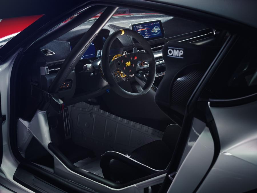 Интерьер Toyota GR Supra GT4 Concept (A90) 2019 года  (фото 3 из 17)